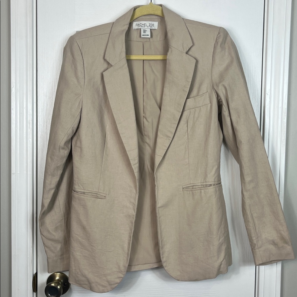 Rachel Zoe tan open front blazer long sleeved. Pockets small. 55% linen